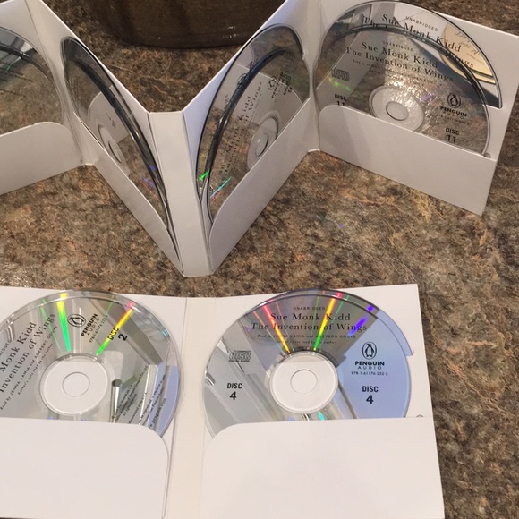 Bestselling author of Secret Life of Bees Audio - Picture 7 of 8